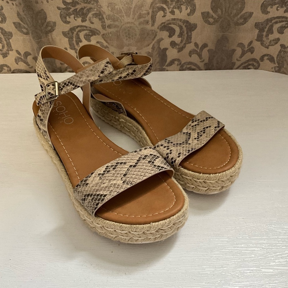 SoHo Elite Sandals open toe Espadrille Snake Skin size 8